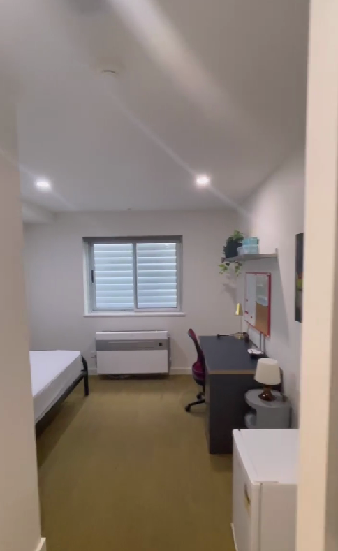 945 Dandenong Road 2