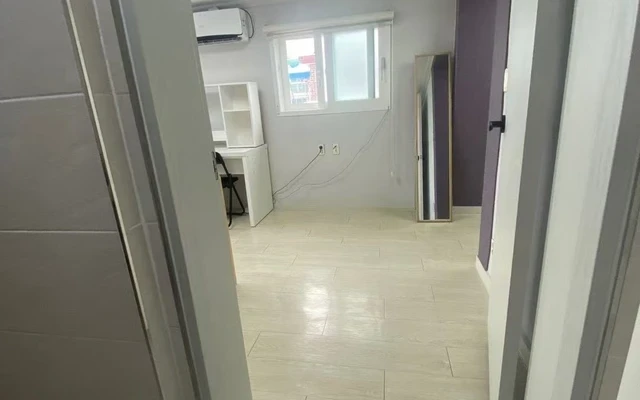 Rooftop Room 4