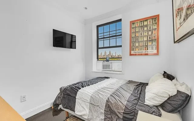 326 East 4th Street 2