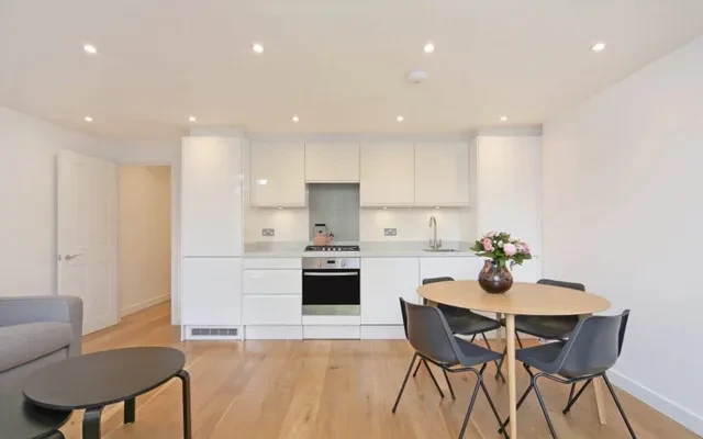 LH-Kempsford Gardens 1