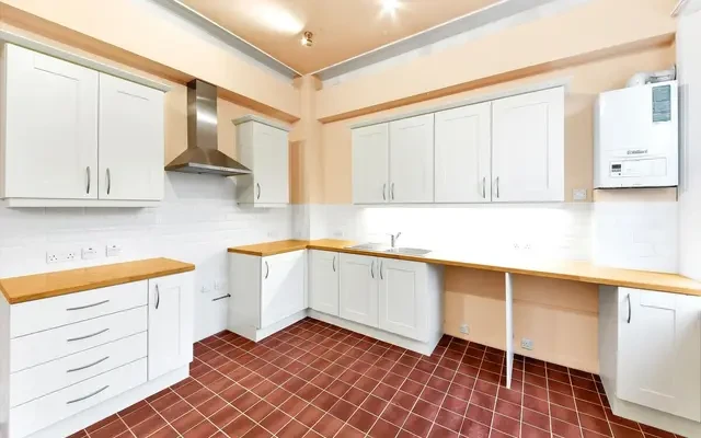 Herbert Road, London, SE18 3PU 2
