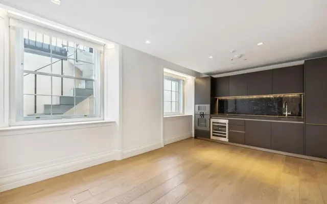 The Regents Crescent, Park Crescent West, Marylebone, London, W1B 1AL 4