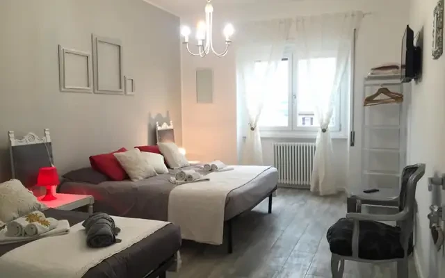 Bright 2-bedroom apt with large living room and balcony in Piramide Ostiense 4