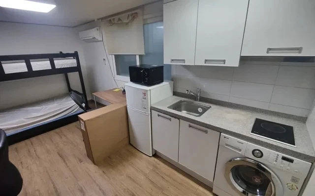 Sinchon No.4 Apartment 1