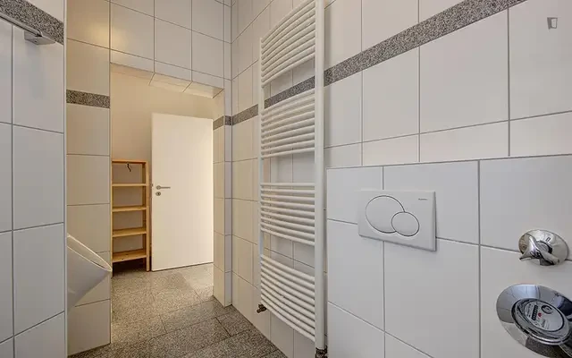 Neat and cosy single bedroom in Veielbrunnen 3