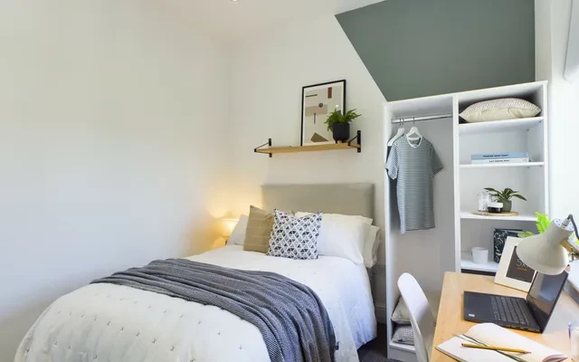 7 Westbourne Grove 2