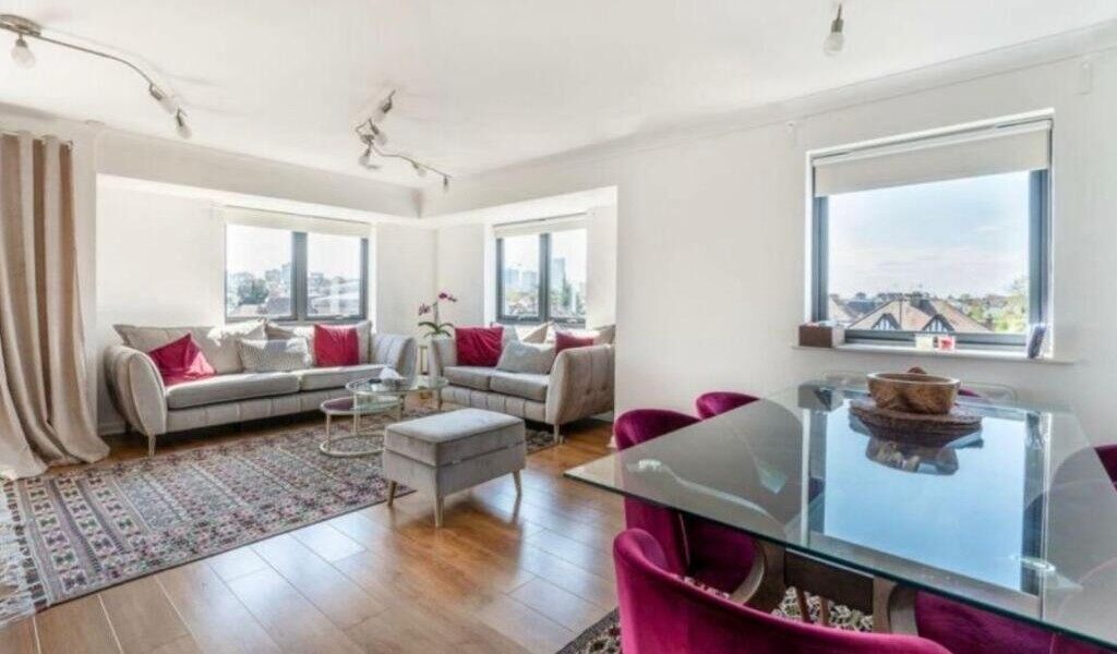 LH-Hirst Crescent 2