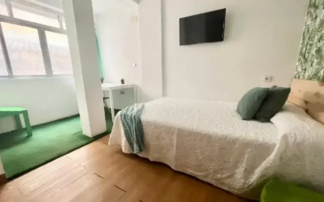 Stylish Double Bedroom close to Faculty of Education Science 0