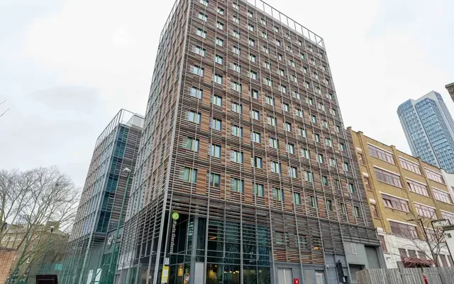 iQ Paris Gardens 1