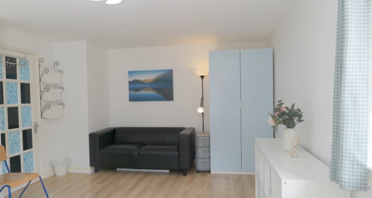 LH-Otter Close
