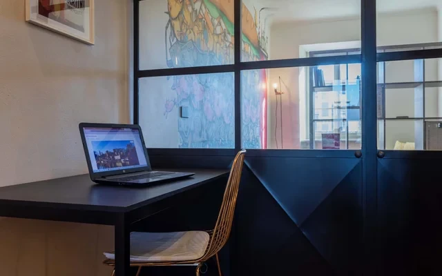 Graffiti Apartment 4