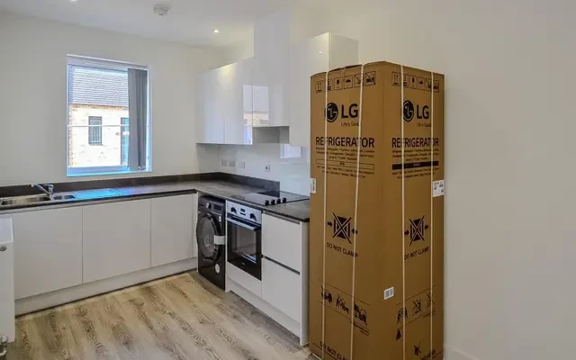 Entire Place·3B2B···59 Parkes Avenue 4