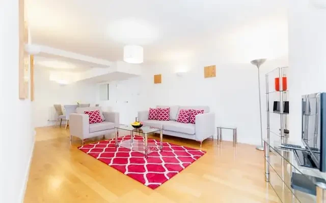 Kew Bridge Court, London, W4 3AF 0