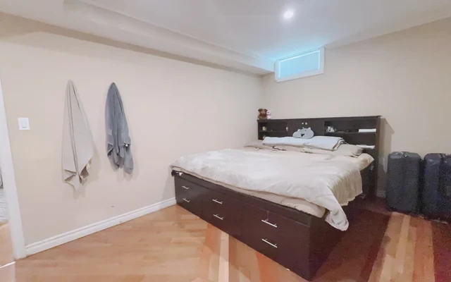 724 Hillcrest Road - ピクリンの学生向け宿泊施設 - Basement - 2 rooms in total