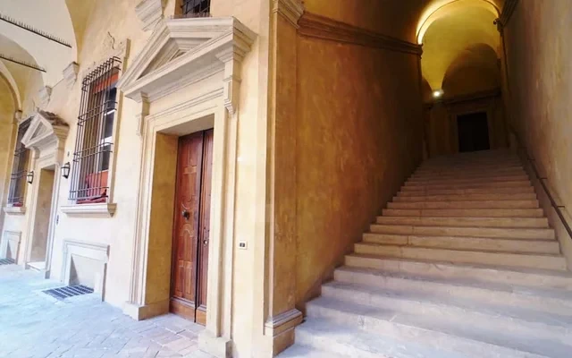 Apartment in Via Galliera, Bologna for 280 m² with 3 bedrooms 2