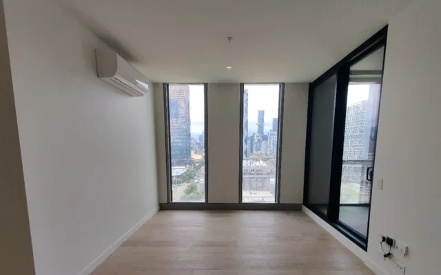 253 Normanby Road 1