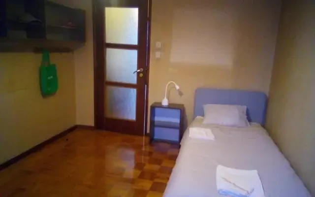 apartment near Rua Marquês Sá da Bandeira - Vila Nova de Gaia student accommodation - Comfy single bedroom near to ISPGAYA