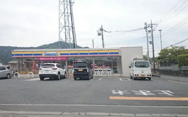 レオパレス小川 3