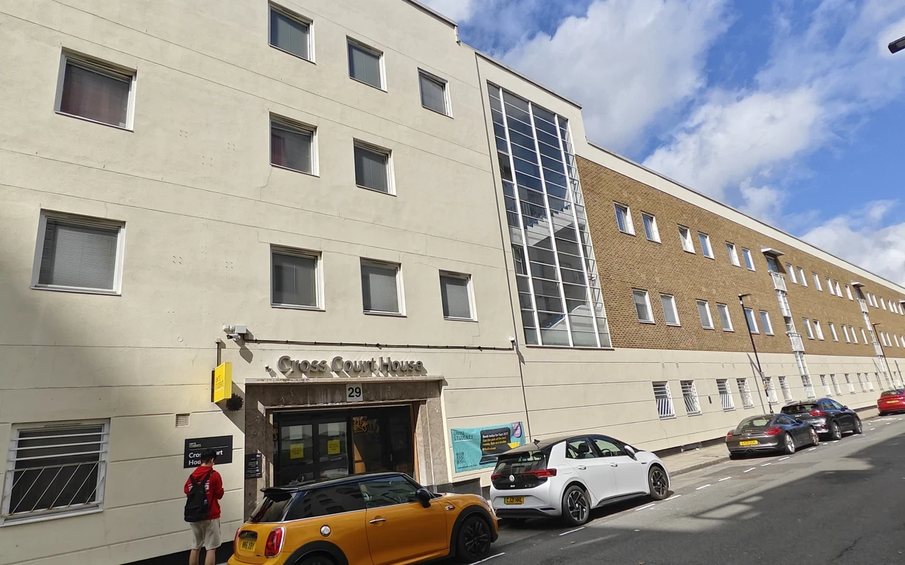 Cross Court House 3