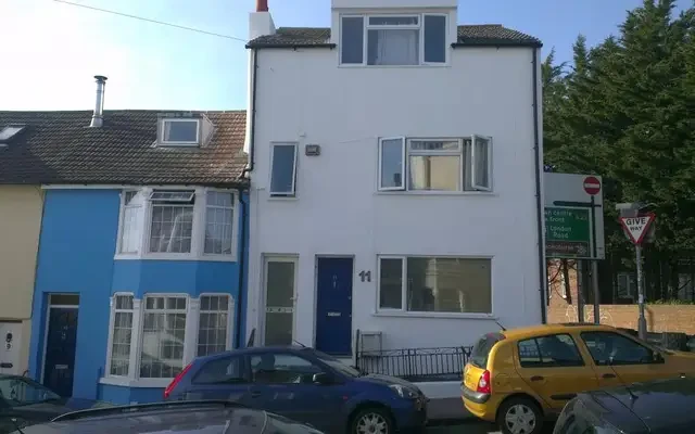 2 Bed Upper Maisonette Flat 0