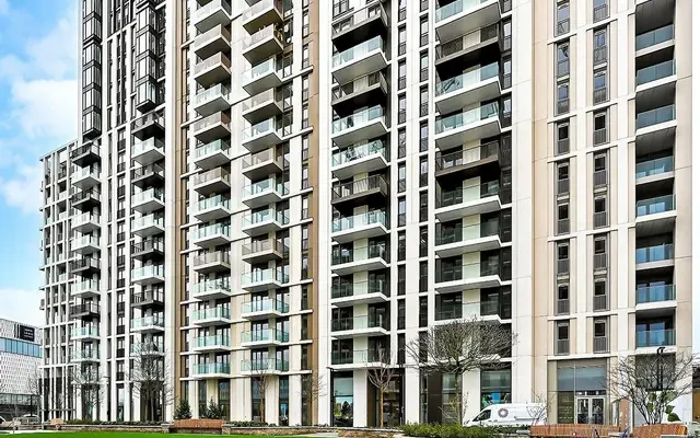 Entire Place·2B2B···Fountain Park Way, White City Living 2