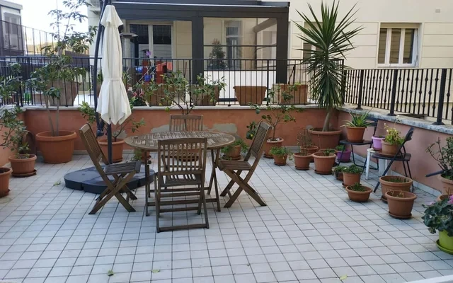 Appartamento con terrazzo e posto auto - Roma (zona Prati) 0