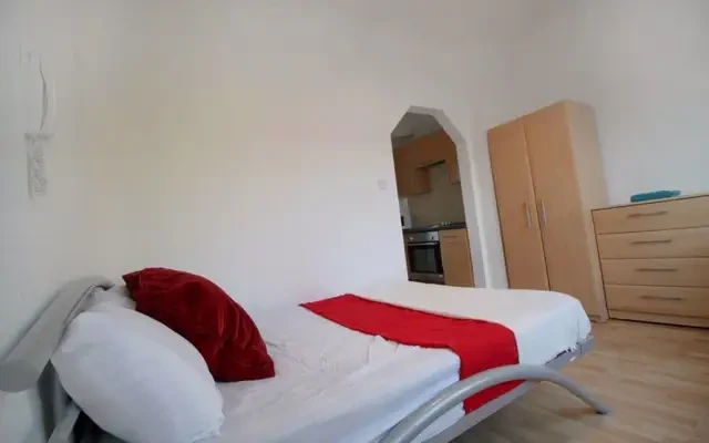 Earls Court Gardens, Earls Court - London student accommodation - Studio, Flat 4, 28