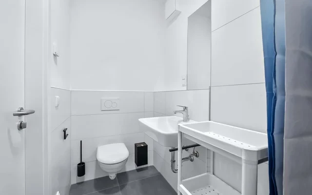 Reduced Rent - Fully furnished studio with terrace suitable for a couple 3