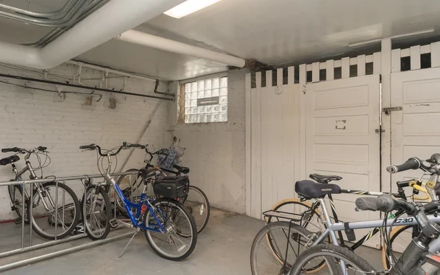 1576 oak evanston 2
