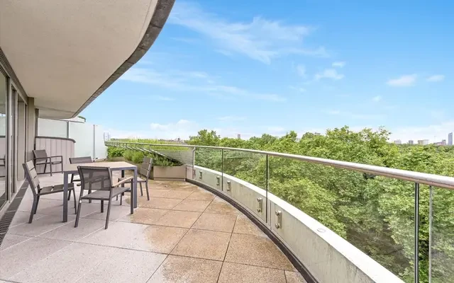 Altissima House, 340 Queenstown Road, London, SW11 8BY 1