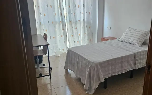 Comfortable single bedroom ideal for Universidad Católica San Antonio de Murcia students - Murcia student accommodation - Single bedroom
