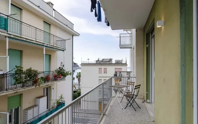 Apt for 6, w/Terrace near Beach in Sestri Levante 1