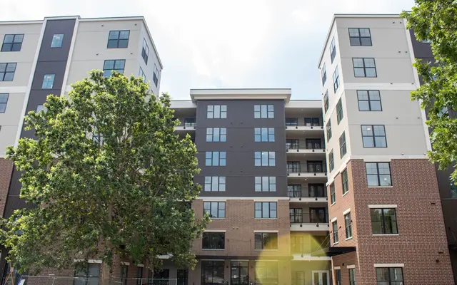 405 E Stoughton 0