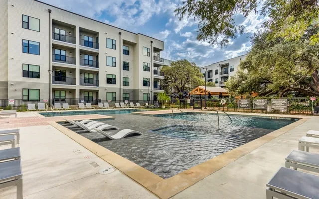 Tisdale at Lakeline Station 2