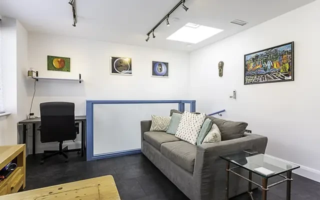 Shaftesbury Road 12098# 3