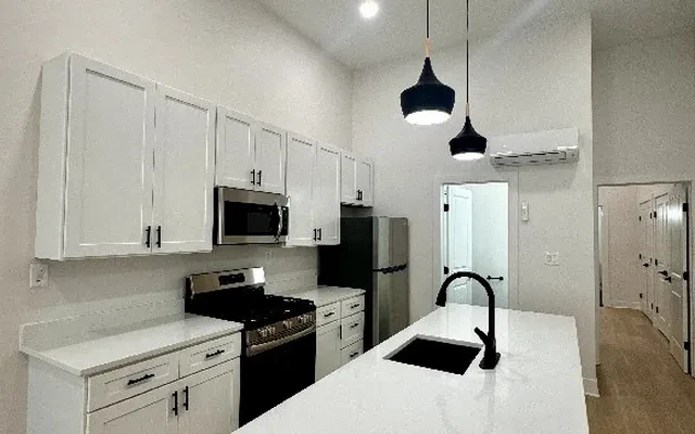 UCA - 4114 Spruce Street 3