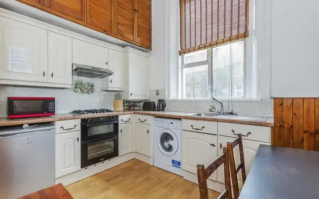 Hogarth Road, Earls Court 3
