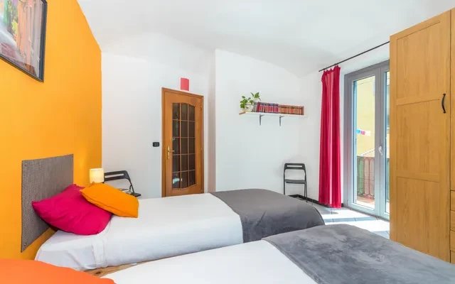 Sunny apartment 1