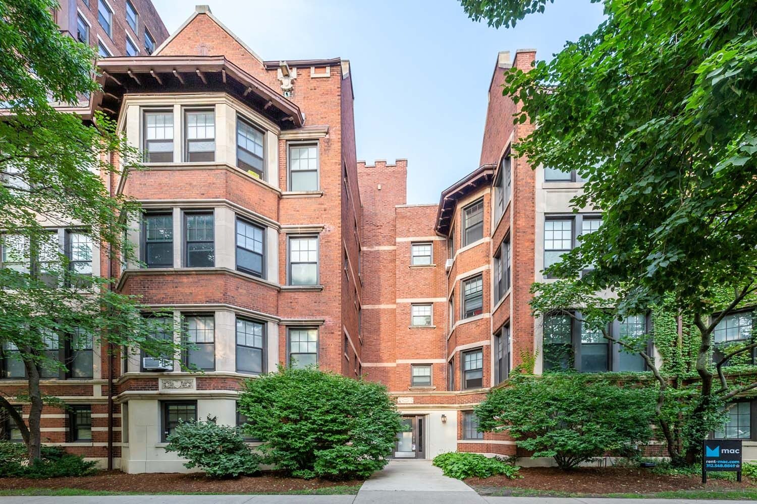 5325 S. Hyde Park Boulevard 2