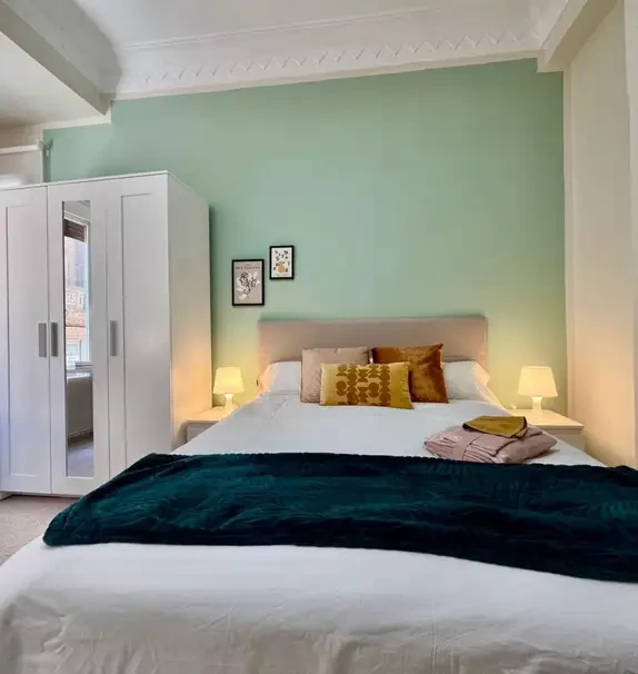 Attractive double bedroom in the central La Magdalena neighbourhood