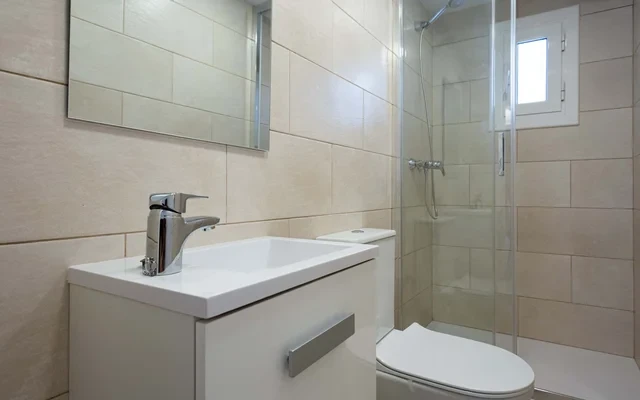 Get comfortable in this inviting 1 bedroom apartment 4