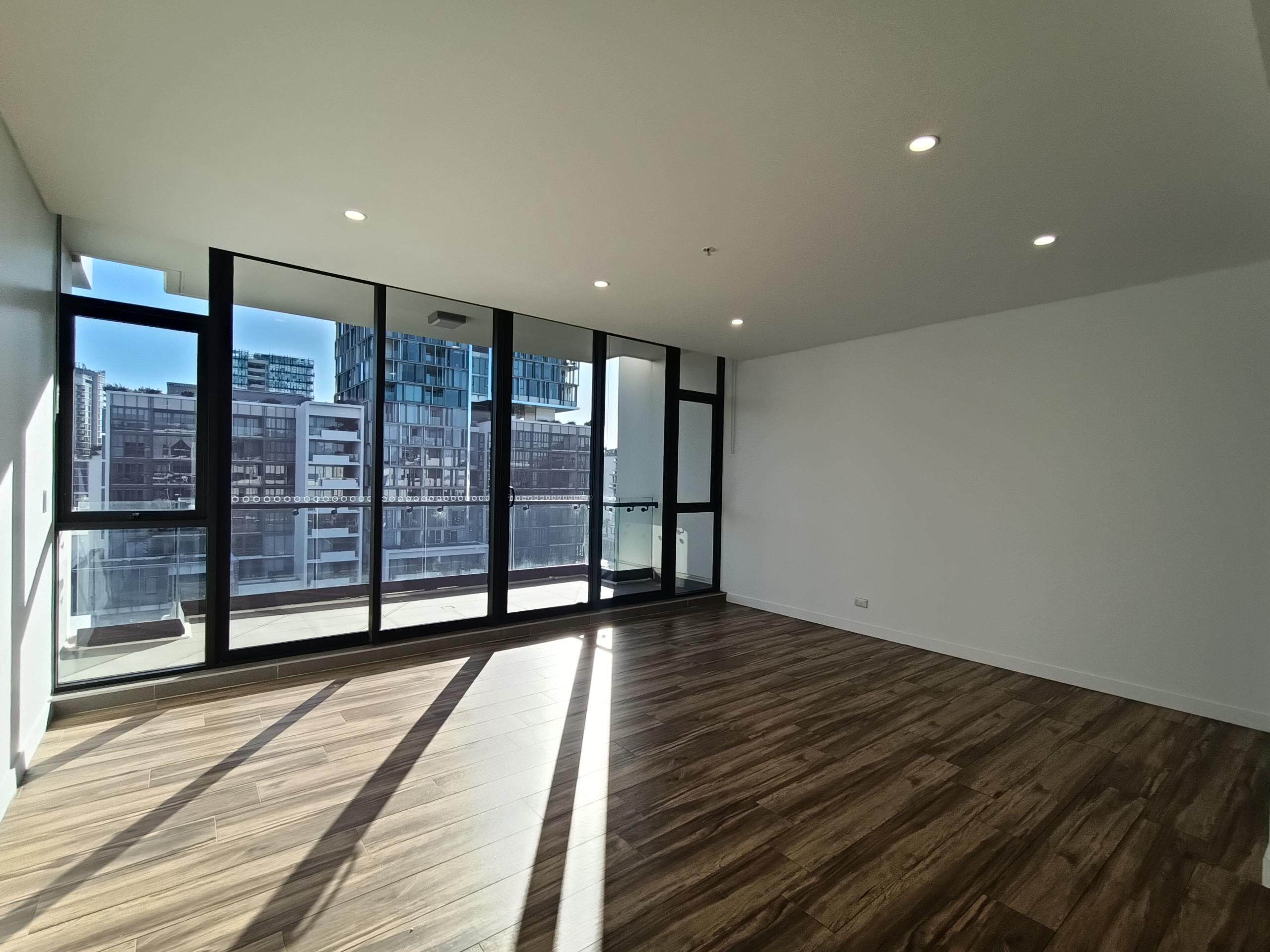 885 South Dowling