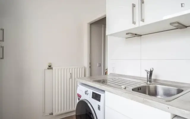 Lovely single bedroom in 4-bedroom apartment - ベルリンの学生向け宿泊施設 - Single bedroom
