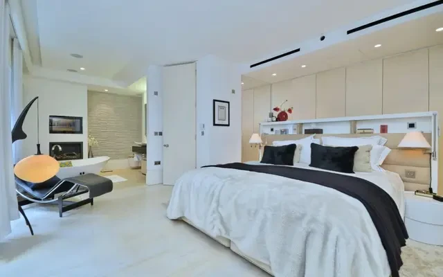 Adam's Row, Mayfair, London, W1K 2LA 3