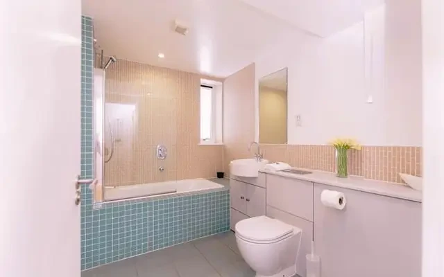 Kew Bridge Court, London, W4 3AF 2