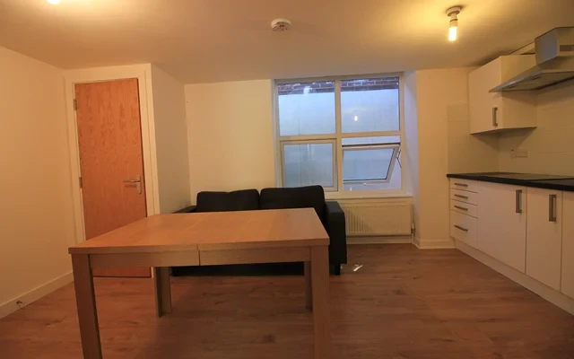 45 Coombe Road 3