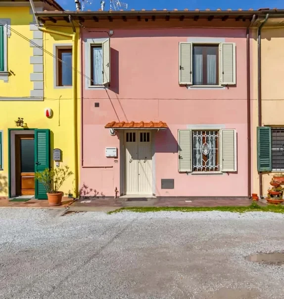 Pisa Airport Comfy Apartment - Private Parking