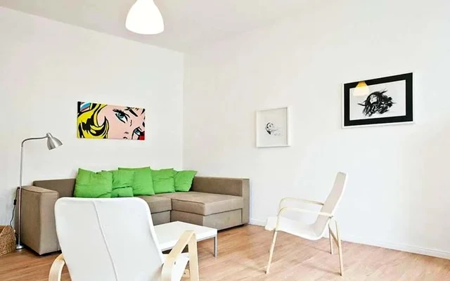 Erich-Boltze-Strasse 1