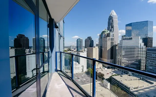 1 Bedroom apartment in Uptown Charlotte 2