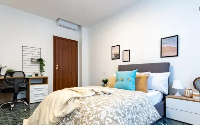 Elegant 4 bedroom apartment near Metro Bande Nere 2